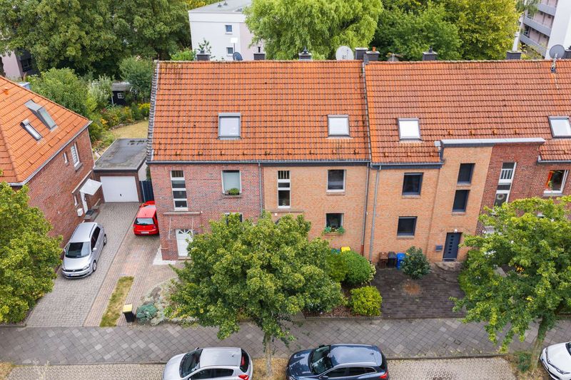 Charmantes Reihenmittelhaus mit Wintergarten in schlossnaher Lage von Rheydt